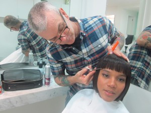 Aparecida Petrowky com o cabeleireiro Neandro Ferreira (Foto: Divulgação)