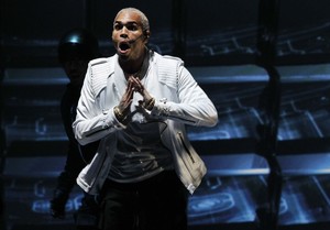 Chris Brown no American Music Awards em Los Angeles, nos Estados Unidos (Foto: Reuters/ Agência)