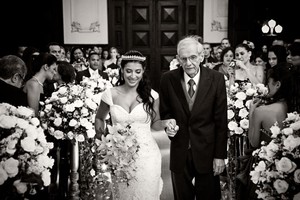 Priscila Pires com o pai no dia do casamento (Foto: Arquivo Pessoal)