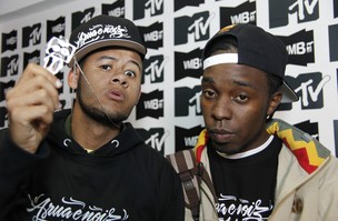Emicida, vencedor do clipe do ano, e DJ Nyack no VMB 2011 - 20/10/2011 (Foto: Hans Georg/Argosfoto )