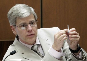 O médico Steven Shafer, especialista em anestesia, depõe no julgamento de Conrad Murray - 21/10/2011 (Foto: Reuters)