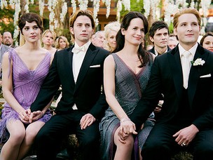Cena do casamento de Bella e Edward em "Amanhecer" (Foto: Doane Gregory / Summit)