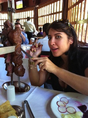 Priscila Pires mata desejo de comer picanha (Foto: Reprodução/ Twitter)