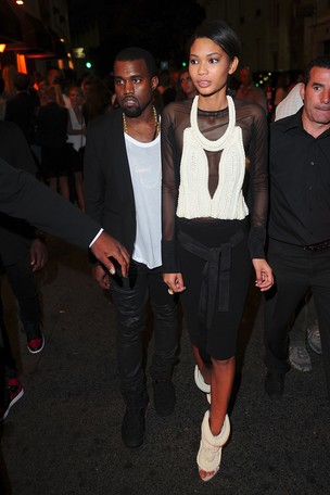 Kanye West e Chanel Iman na semana de moda de Paris - 02/10/2011 (Foto: Getty Images)