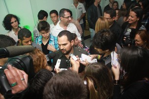 Luciano conversa com a imprensa (Foto: Raphael Mesquita / PhotoRioNews)
