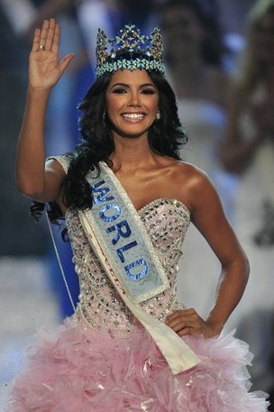 Venezuelana Ivian Sarcos é eleita Miss Mundo (Foto: AFP)