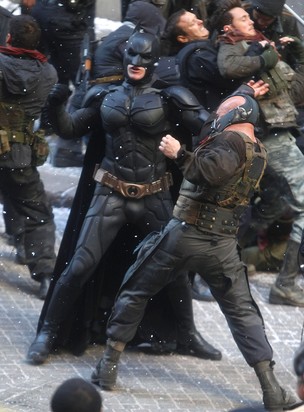 Christian Bale e Tom Hardy nas filmagens de "Batman: The Dark Knight Rises" (Foto: Getty Images)