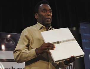 Pelé (Foto: Agência/Reuters)