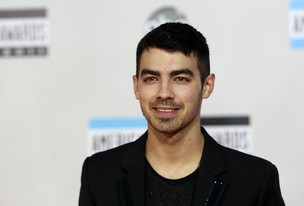 Joe Jonas no American Music Awards em Los Angeles, nos Estados Unidos (Foto: Reuters/ Agência)