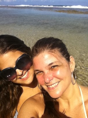 Rafaela e Cristiana Oliveira (Foto: Reprodução/Twitter)