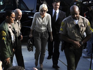 Lindsay Lohan chega ao tribunal (Foto: Agência/Reuters)