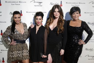 Irmãs Kardashian em inauguração de loja (Foto: Agência Reuters)