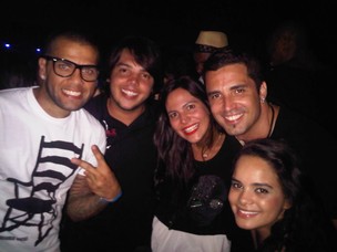 Daniel Alves, Dudu Menor, Carol Sampaio, Latino e Carol Macedo em festa no Rio (Foto: Divulgação)