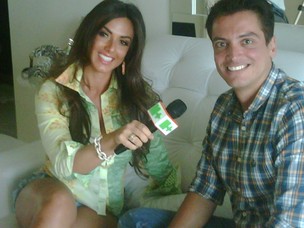 Nicole Bahls com o jornalista Leo Dias (Foto: Divulgação)