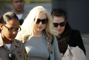Lindsay Lohan deixa tribunal (Foto: Agência/Reuters)