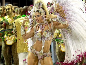 Andrea de Andrade no carnaval (Foto: Getty Images)