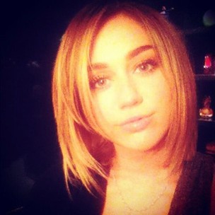 Miley Cyrus posta foto do novo visual no Twitter (Foto: Twitter / Reprodução)