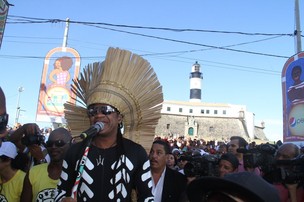 Carlinhos Brown em Salvador (Foto: Wallace Barbosa, Daniel Delmiro e J.Humberto/AgNews)