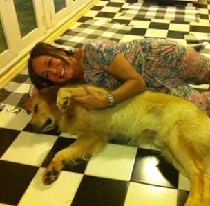 Susana Vieira e seu cachorro Reef (Foto: Reprodução / Twitter)