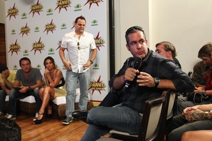 O diretor Alan na coletiva do programa 'Pânico na TV' (Foto: Manuela Scarpa / Photo Rio News)
