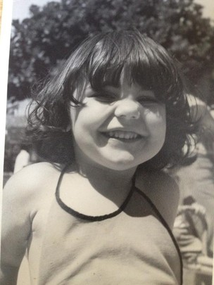 Glenda Kozlowski quando criança (Foto: Twitter/ Reprodução)