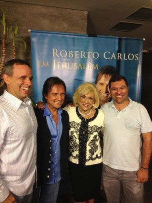 Hebe Camargo com Roberto Carlos (Foto: Twitter/ Reprodução)