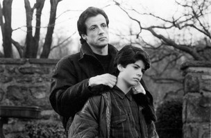Sage Stallone com o pai, Sylvester, no filme 'Rocky Balboa V', no qual interpretava o filho do lutador, Rocky Balboa Jr. (Foto: Reuters)
