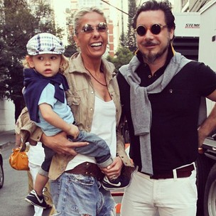 Adriane Galisteu com o filho Vittório e o marido, Alexandre Iódice (Foto: Instagram / Reprodução)