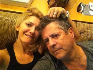 Antonia Fontenelle posta foto ao lado do marido, Marcos Paulo (Foto: Reprodução/Twitter)