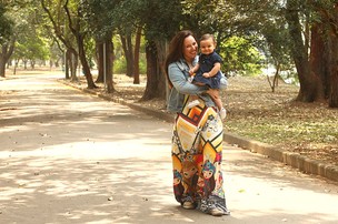 Mariana Belem e a filha Laurinha posam para o EGO (Foto: Iwi Onodera/EGO)