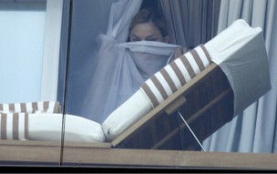 Madonna no hotel (Foto: Delson Silva/AgNews)