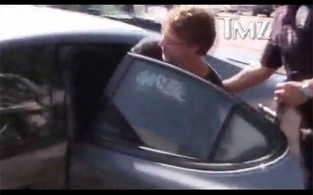 Homem que perseguia Selena Gomez é preso (Foto: TMZ / Reprodução)