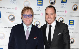 Elton John e David Furnish em evento beneficente em Washington, nos Estados Unidos (Foto: Getty Images/ Agência)