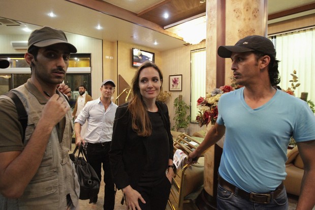 Angelina Jolie em visita à Líbia (Foto: Agência/Reuters)
