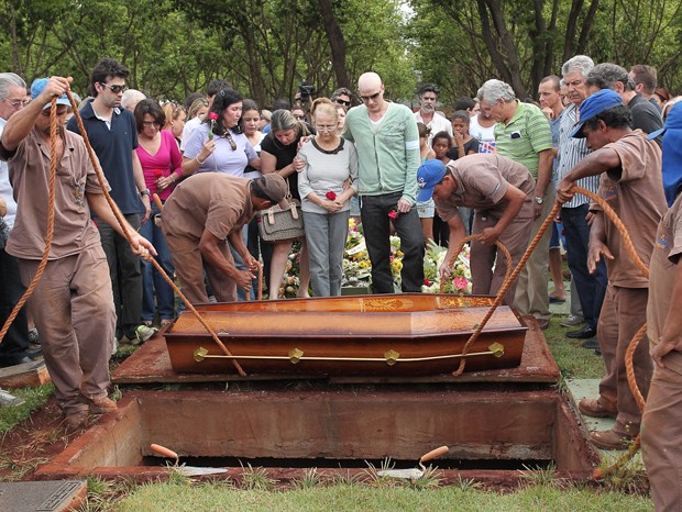 Enterro do pai do ator Reynaldo Gianecchini  (Foto: Manuela Scarpa / Photo Rio News)