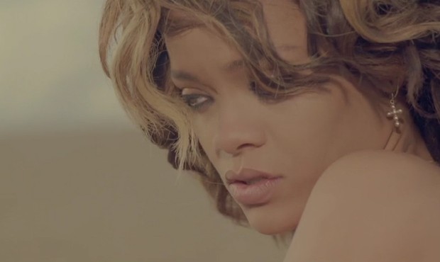 Rihanna em seu novo clipe, "We Found Love" (Foto: Reprodução)