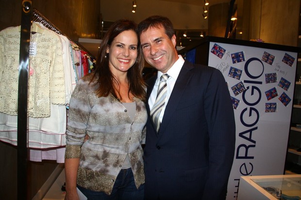 Renata Ceribelli e o marido,  Gustavo Brigagão, no Fashion Day, realizado em shopping do Rio (Foto: Daniel Delmiro / AgNews)