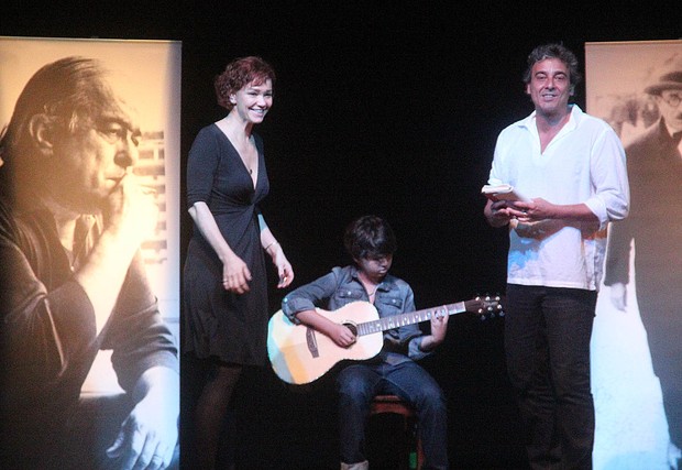 Júlia Lemmertz e Alexandre Borges em homenagem a Vinicius de Moraes em teatro no Rio. (Foto: Ricardo Leal/ Photo Rio News)