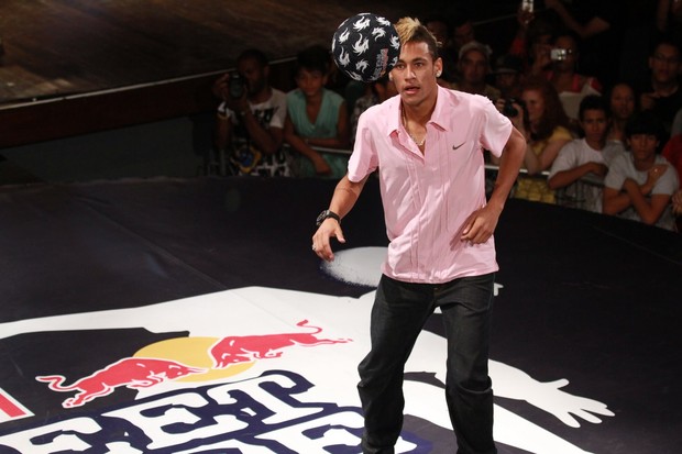 Neymar no ‘Red Bull Street Style’ no Rio (Foto: Raphael Mesquita/ Photo Rio News)