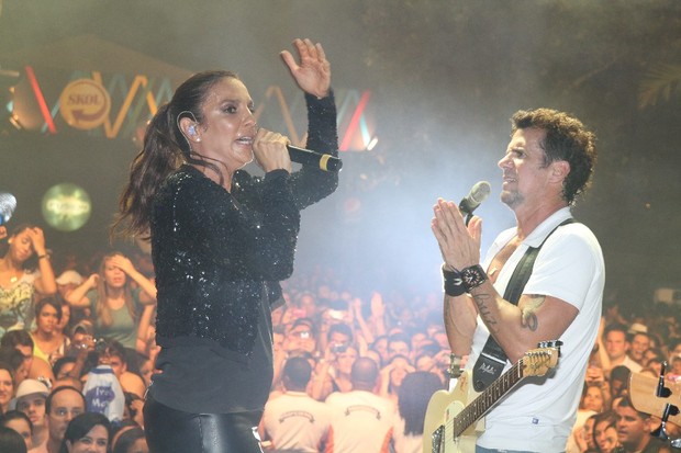 Ivete Sangalo canta com Tuca Fernades no Ensaio do Harém em Salvador (Foto: Fred Pontes/ Divulgação)