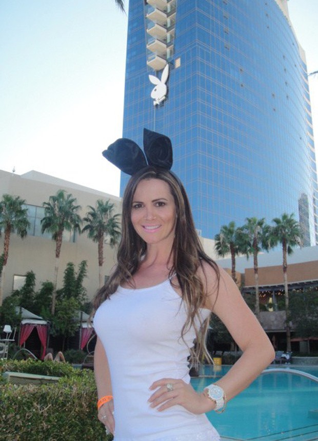 Márcia Spezia vestida de coelhinha no Cassino Playboy, em Las Vegas - 25/10/2011 (Foto: Arquivo Pessoal)