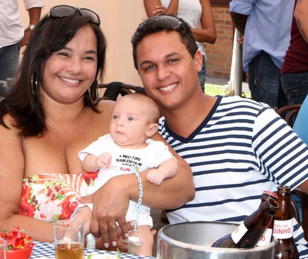 Solange Couto com o marido e o filho (Foto: Vera Donato/Divulgação)