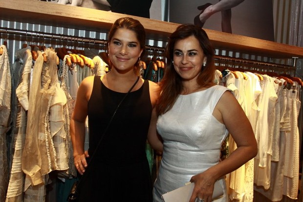 Priscila Fantin e Daniela Escobar em inauguração de loja no Rio (Foto: Anderson Borde/ Ag. News)