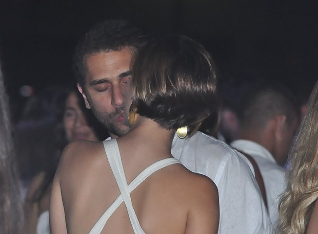 Milena Toscano beija muito em evento (Foto: Roberto Teixeira/EGO)