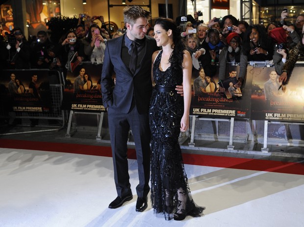 Robert Pattinson e Kristen Stewart na première de "Amanhecer" em Londres (Foto: Agência/Reuters)