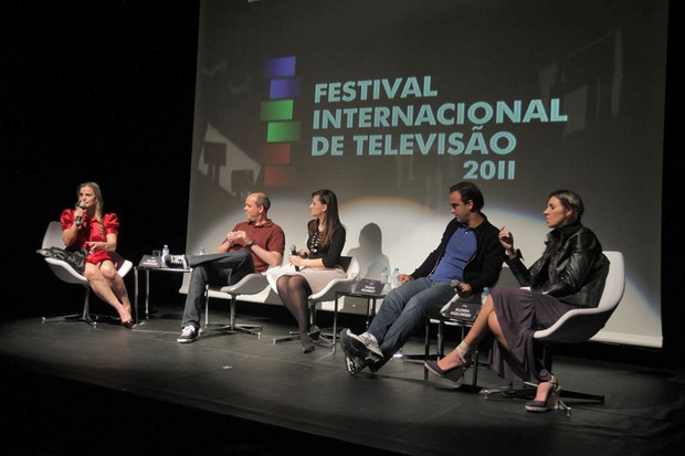 Milene Domingues, Glenda Koslowski e Tadeu Schmidt participam do Festival Internacional de Televisão (Foto: André Muzell / AgNews)