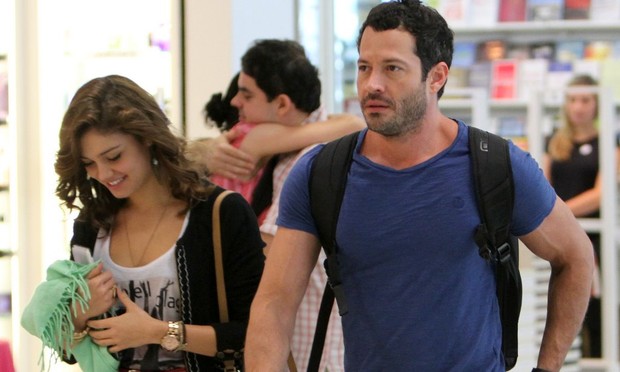 Malvino Salvador e Sophie Charlotte no aeroporto Santos Dumont (Foto: Leotty Jr / AgNews)