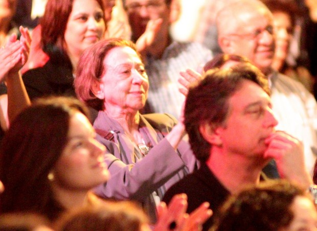 Fernanda Montenegro e Eduardo Galvão assistem ao musical sobre Tim Maia no Rio (Foto: Fausto Candelária/ Ag. News)
