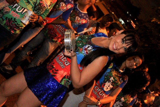 Luciana Picorelli é apresentada como rainha de bateria da escola de samba Inocente de Belford Roxo, no Rio (Foto: Divulgação)