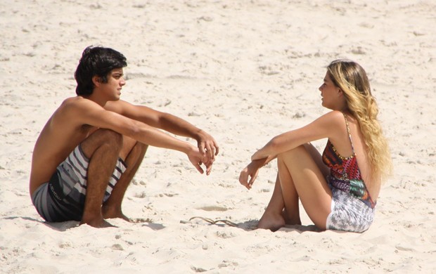 Gravação de fina estampa na praia da barra da tijuca (Foto: Photo Rio News)